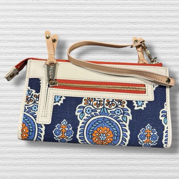 Spartina 449 Linen Leather Wristlet Wallet Blue Medallion Print - Picture 6 of 7